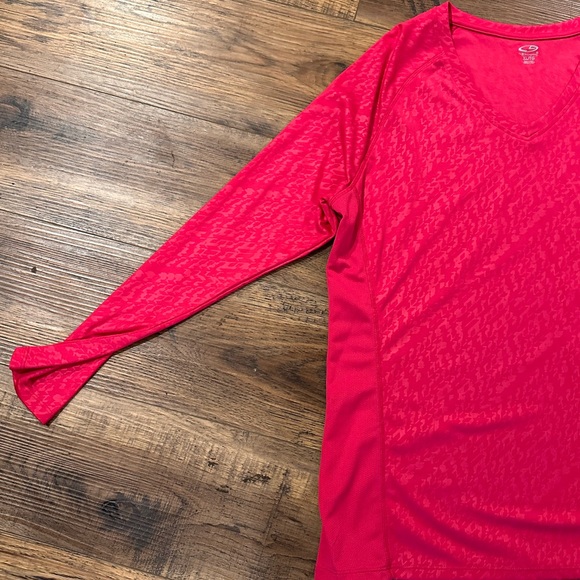 Champion 100% Polyester Women's Long Sleeve Top Like New - Picture 2 of 6